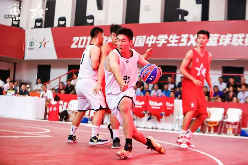 哪里可以学习到高级的篮球战术训练方法？_1